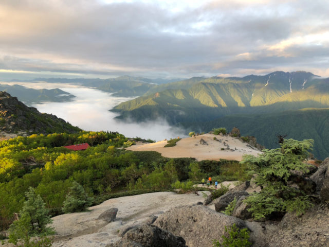 鳳凰三山から野呂川望む